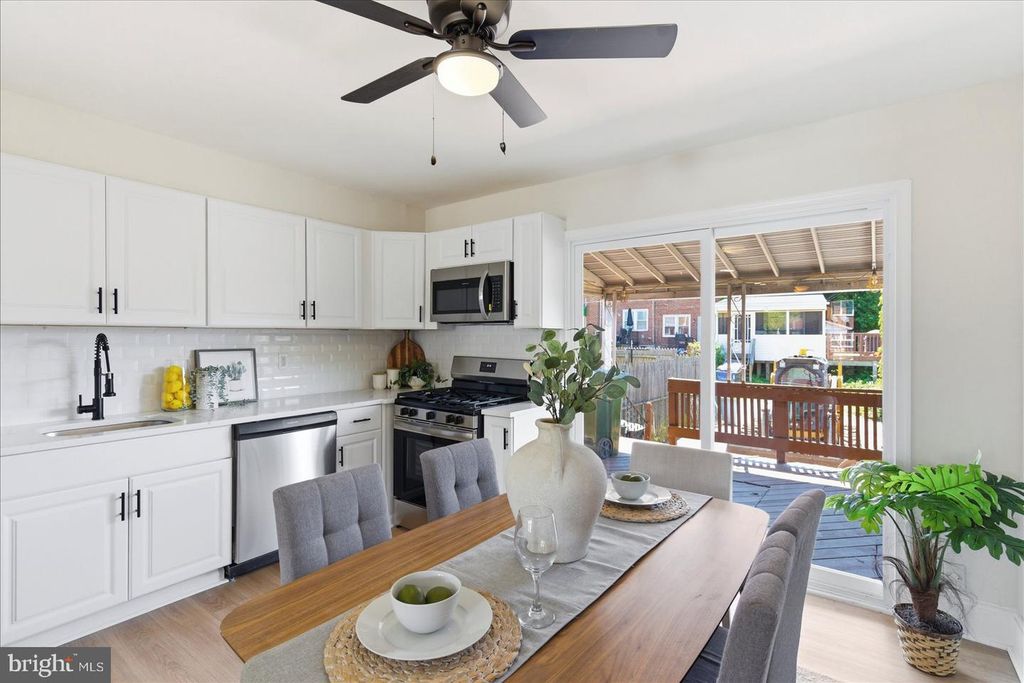Image 11 of property listing at 6825 EASTBROOK AVE, Baltimore, MD 21224