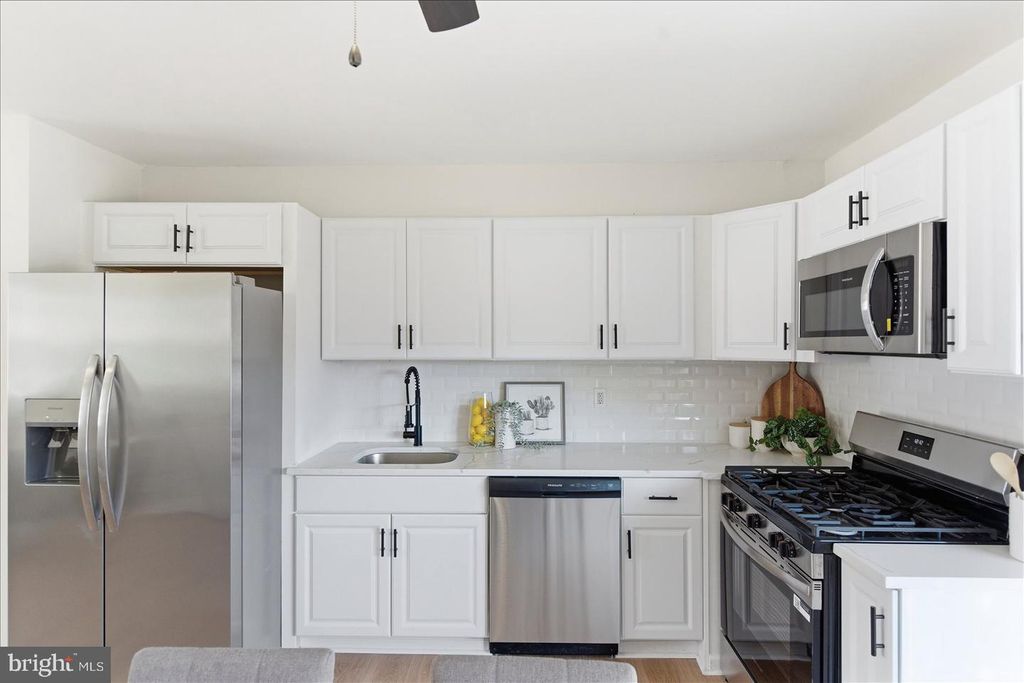 Image 16 of property listing at 6825 EASTBROOK AVE, Baltimore, MD 21224