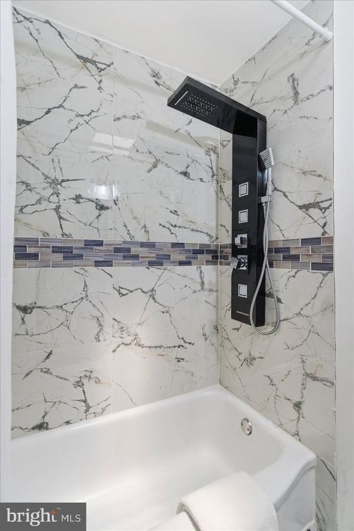 Image 25 of property listing at 6825 EASTBROOK AVE, Baltimore, MD 21224