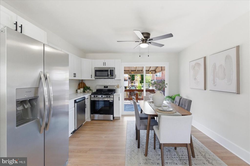 Image 9 of property listing at 6825 EASTBROOK AVE, Baltimore, MD 21224