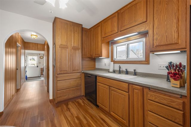 2426 Fruitland Boulevard SW, Cedar Rapids, IA 52404