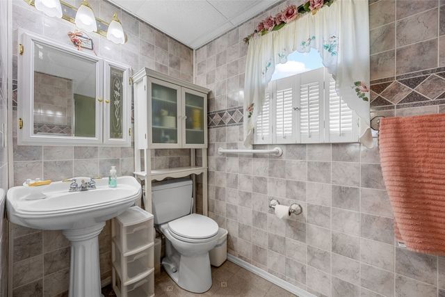 2426 Fruitland Boulevard SW, Cedar Rapids, IA 52404