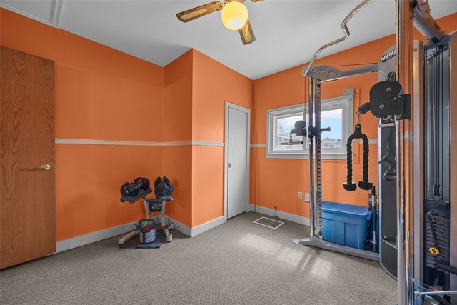 2426 Fruitland Boulevard SW, Cedar Rapids, IA 52404