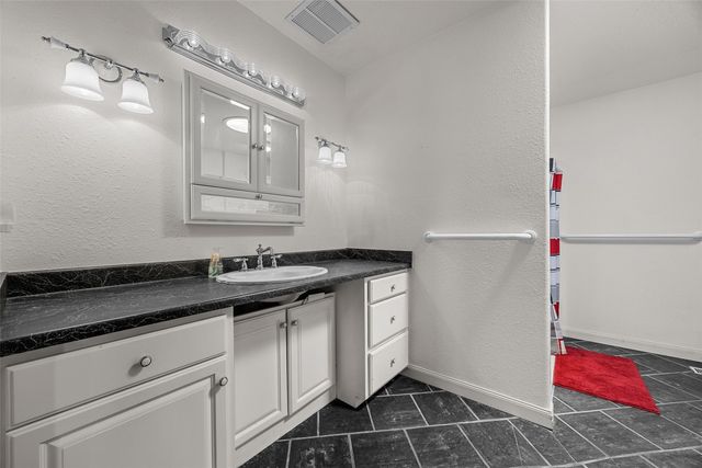 2426 Fruitland Boulevard SW, Cedar Rapids, IA 52404