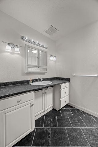 2426 Fruitland Boulevard SW, Cedar Rapids, IA 52404