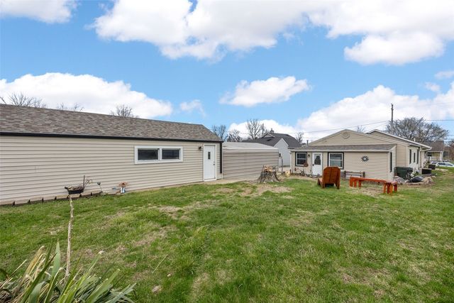 2426 Fruitland Boulevard SW, Cedar Rapids, IA 52404