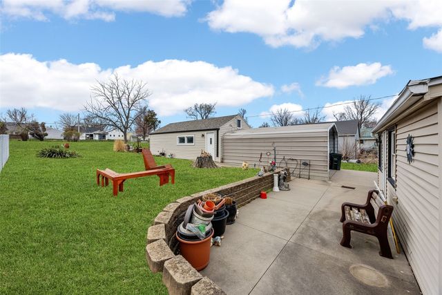 2426 Fruitland Boulevard SW, Cedar Rapids, IA 52404