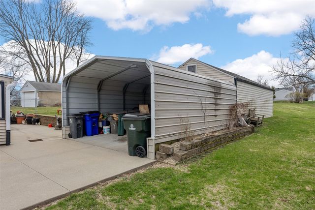 2426 Fruitland Boulevard SW, Cedar Rapids, IA 52404
