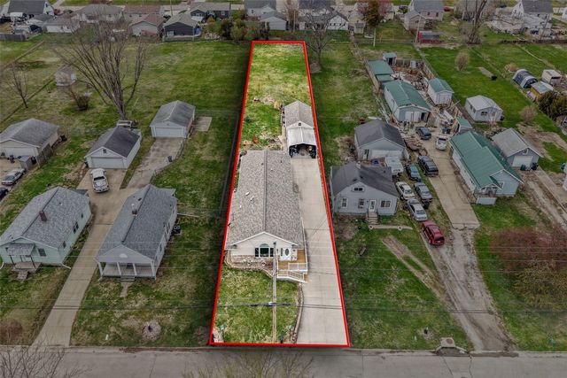 2426 Fruitland Boulevard SW, Cedar Rapids, IA 52404