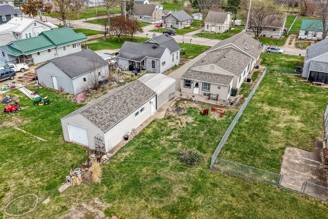 2426 Fruitland Boulevard SW, Cedar Rapids, IA 52404