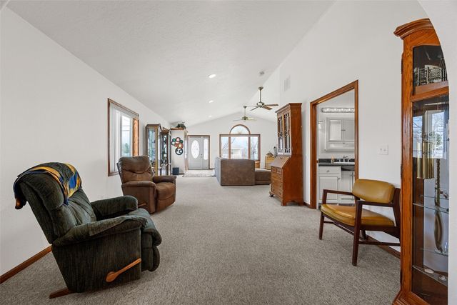2426 Fruitland Boulevard SW, Cedar Rapids, IA 52404