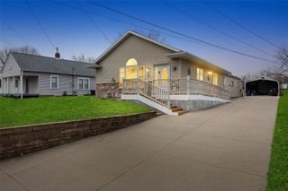 2426 Fruitland Boulevard SW, Cedar Rapids, IA 52404