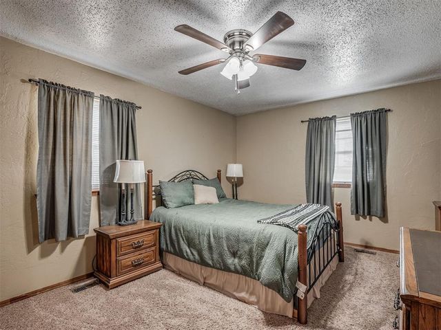 15070 Tomahawk Drive, Yukon, OK 73099