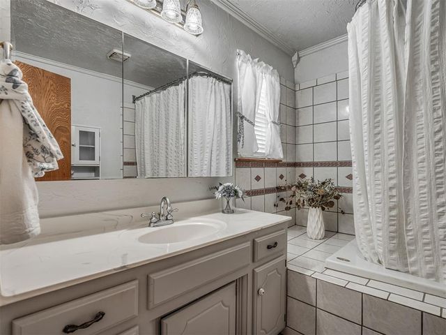15070 Tomahawk Drive, Yukon, OK 73099