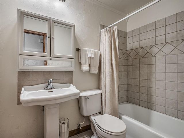 15070 Tomahawk Drive, Yukon, OK 73099