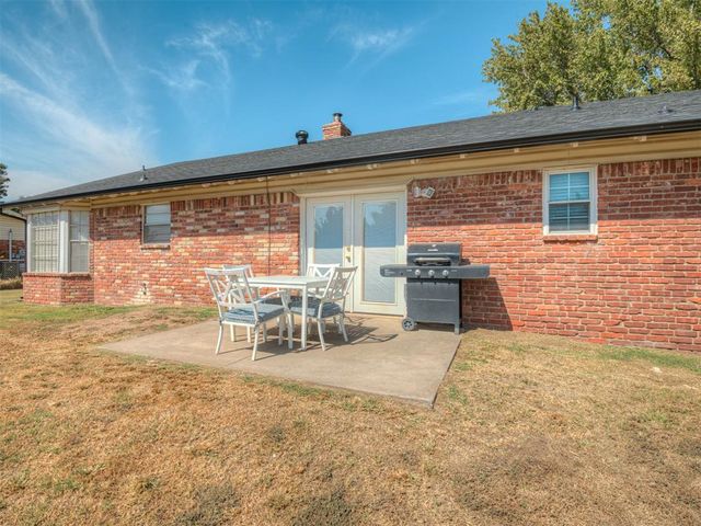 15070 Tomahawk Drive, Yukon, OK 73099