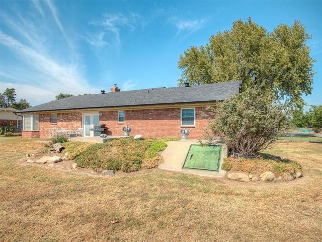 15070 Tomahawk Drive, Yukon, OK 73099