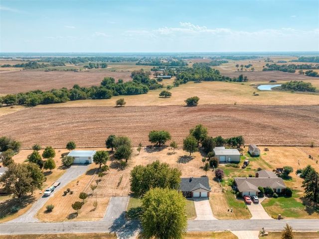 15070 Tomahawk Drive, Yukon, OK 73099