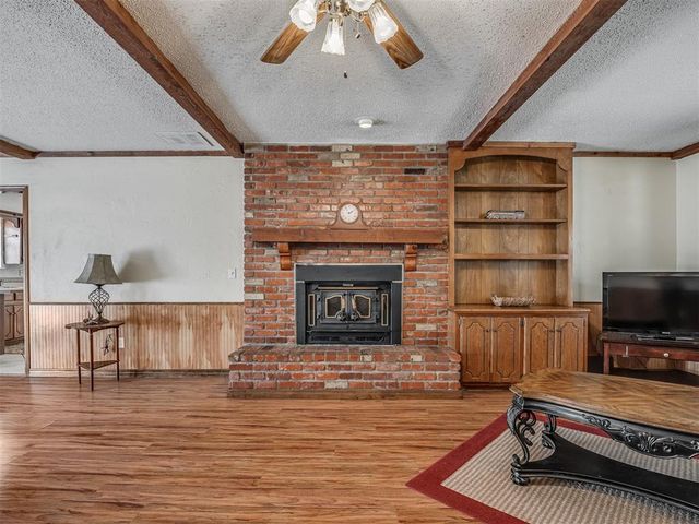 15070 Tomahawk Drive, Yukon, OK 73099