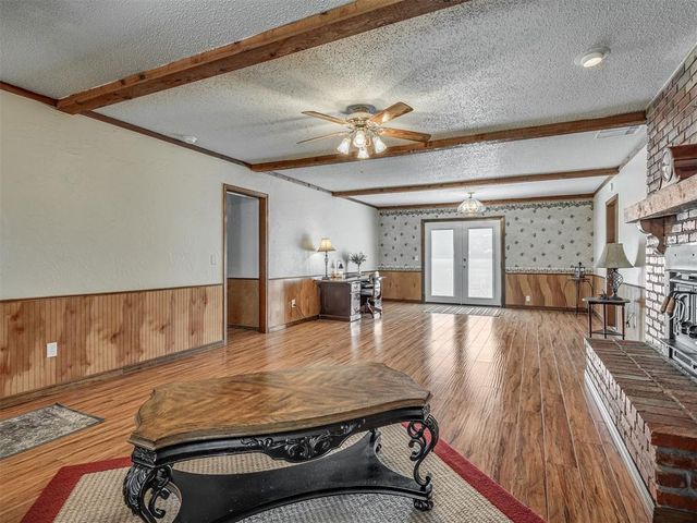 15070 Tomahawk Drive, Yukon, OK 73099