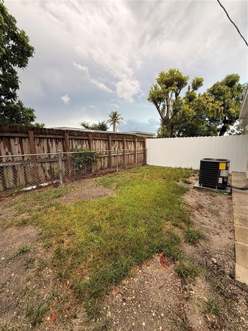 10555 SW 32nd Street 2, Miami, FL 33165