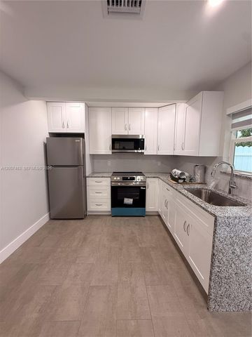 10555 SW 32nd Street 2, Miami, FL 33165