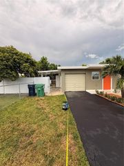 10555 SW 32nd Street 2, Miami, FL 33165