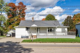 921 E Willoughby Road, Lansing City, MI 48911