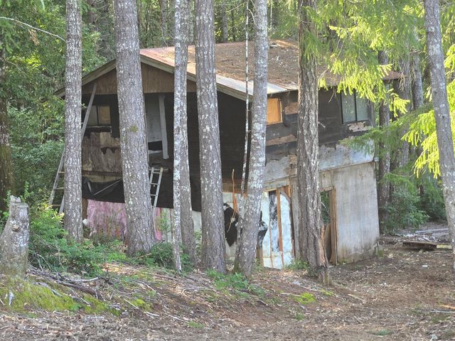 2126 China Creek Road, Redway, CA 95560