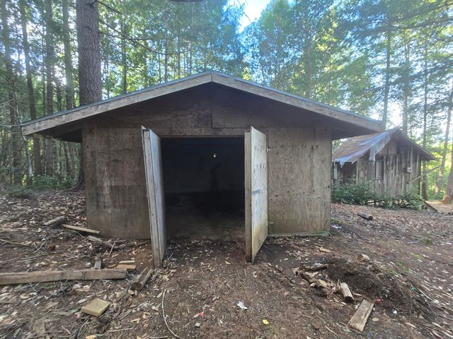 2126 China Creek Road, Redway, CA 95560