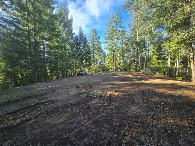 2126 China Creek Road, Redway, CA 95560