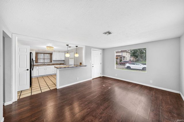 221 Haney Avenue, South Bend, IN 46613