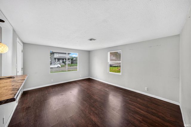 221 Haney Avenue, South Bend, IN 46613