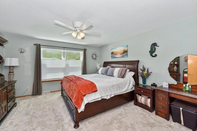 29306 River View PARKWAY, Burlington, WI 53105