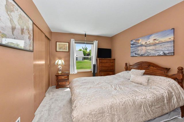 29306 River View PARKWAY, Burlington, WI 53105