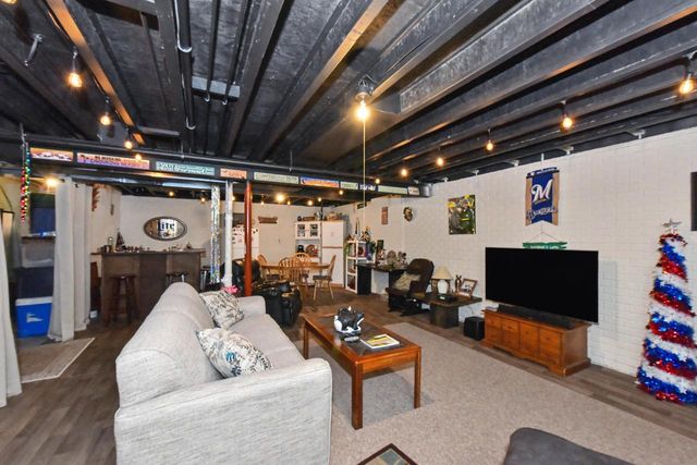29306 River View PARKWAY, Burlington, WI 53105