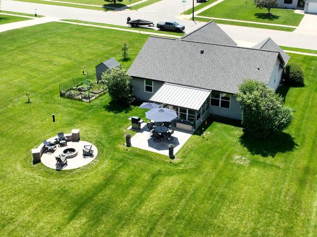 29306 River View PARKWAY, Burlington, WI 53105