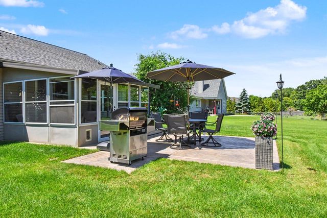 29306 River View PARKWAY, Burlington, WI 53105