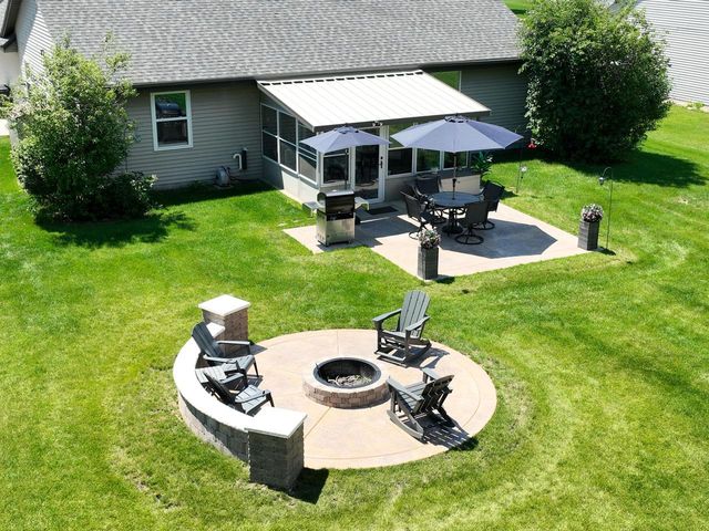 29306 River View PARKWAY, Burlington, WI 53105