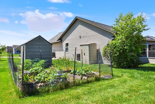 29306 River View PARKWAY, Burlington, WI 53105