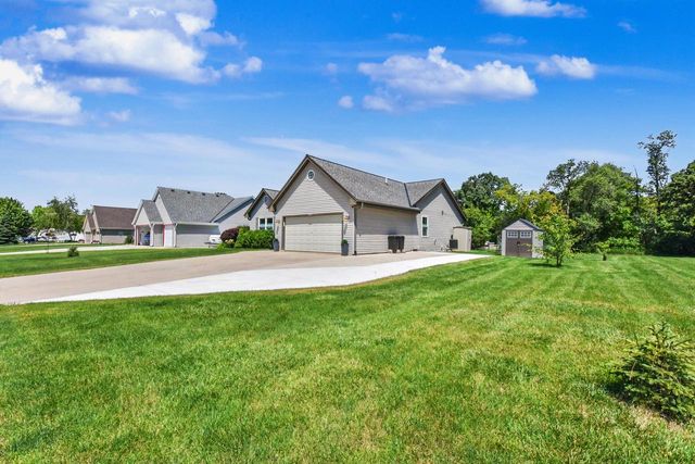 29306 River View PARKWAY, Burlington, WI 53105