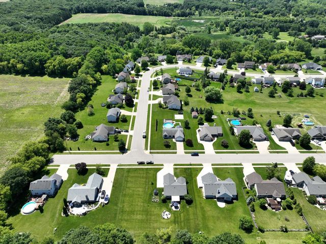 29306 River View PARKWAY, Burlington, WI 53105