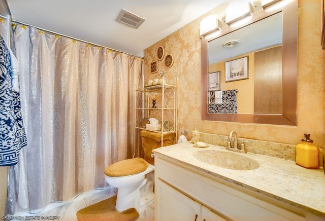 18855 Burnham Avenue 234, Lansing, IL 60438