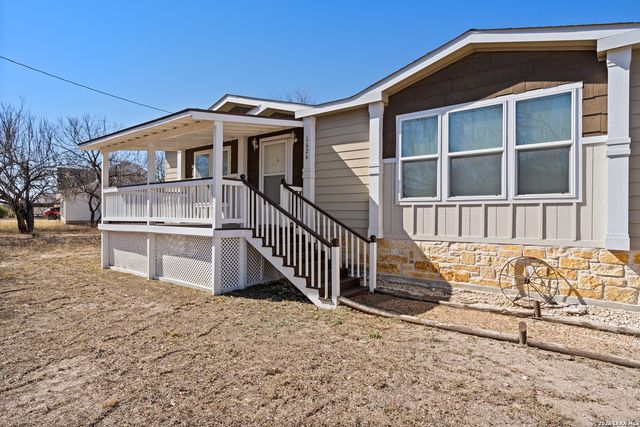 1626 Fort Clark Rd, Brackettville, TX 78832