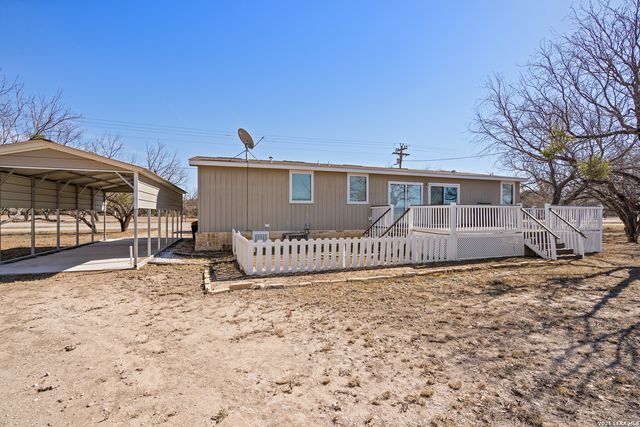 1626 Fort Clark Rd, Brackettville, TX 78832