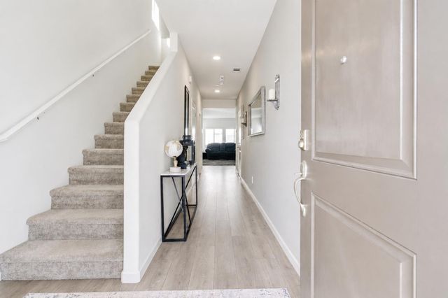 3807 Sunsetparke Way, Sacramento, CA 95834