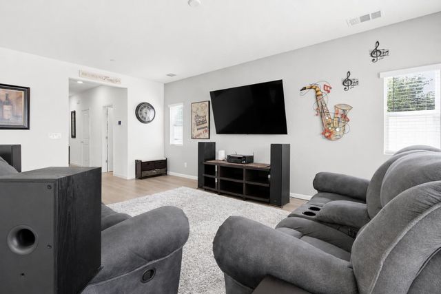 3807 Sunsetparke Way, Sacramento, CA 95834