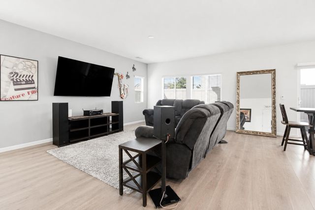 3807 Sunsetparke Way, Sacramento, CA 95834