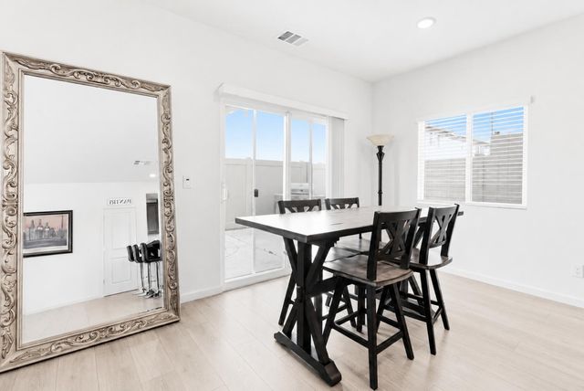 3807 Sunsetparke Way, Sacramento, CA 95834