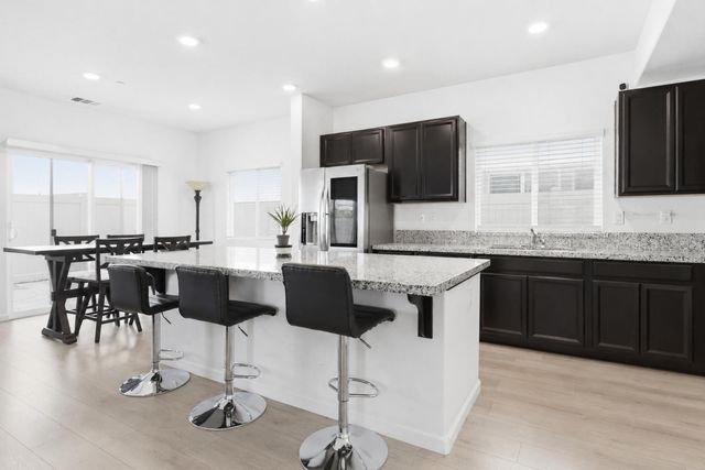 3807 Sunsetparke Way, Sacramento, CA 95834